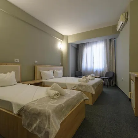 Hotel Cora 2*