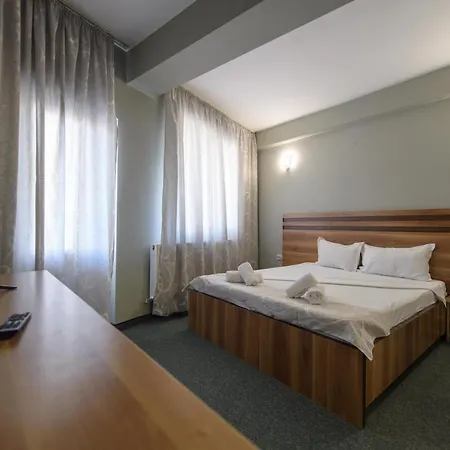 Cora Hotel 2*