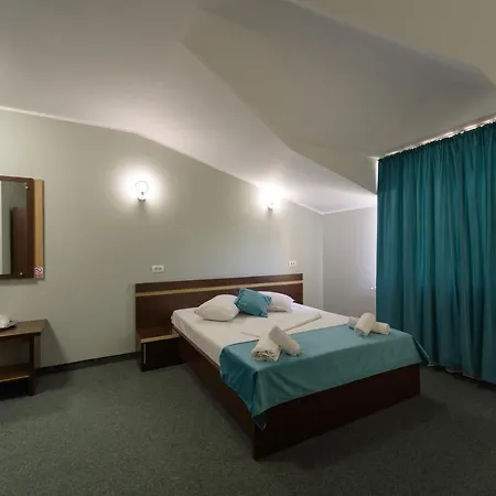 Cora Hotel
